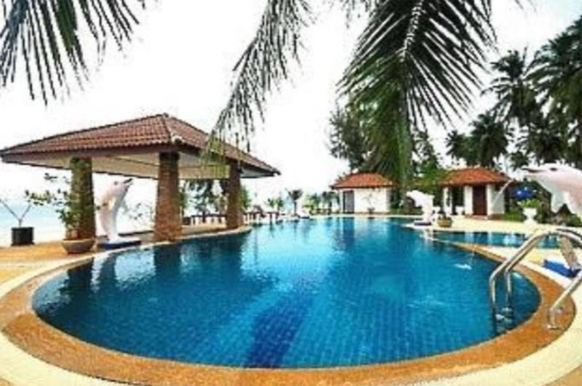Alongkot Beach Resort Khanom Exterior photo